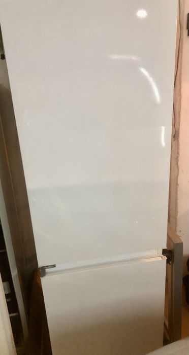 Frigorifico combinado AEG, em excelente estado (300 litros)