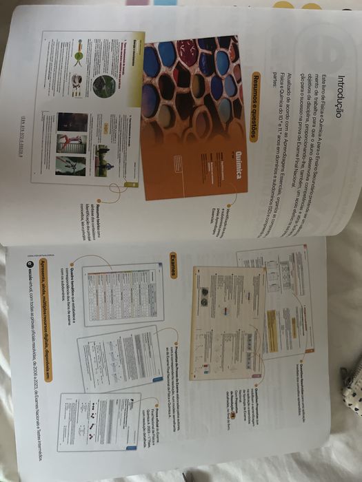 Livro de exame de fisica e quimica A