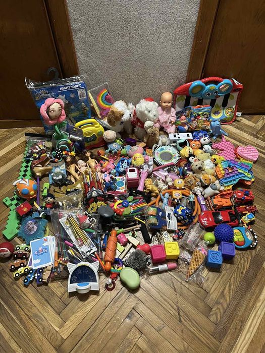 Іграшки оптом з Англії