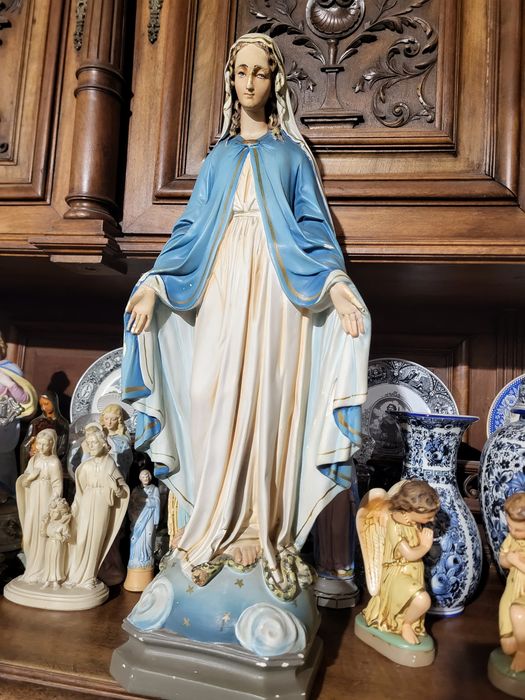Stara duża figura Matki Bożej Maryja Niepokalana