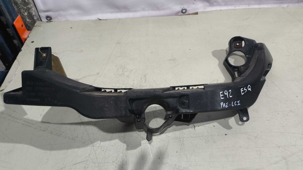 Guia Farol BMW Serie 3 (E92/E93) Esquerdo Pré-LCI  7154.723