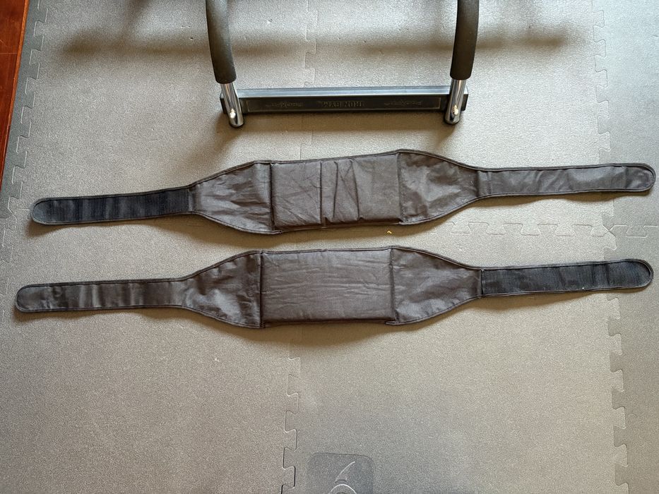 Pull-up bar for gym door498642803376138243