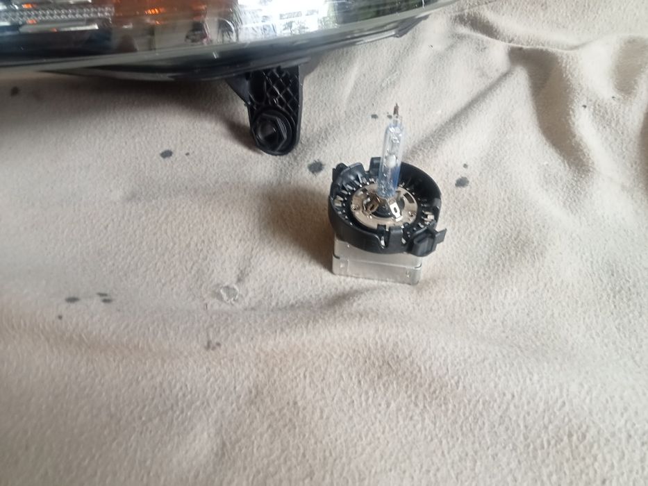 Lampa lewa  golf VI plus bixenon