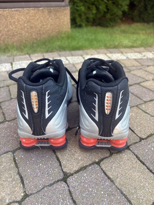 Buty sportowe NIKE SHOX R4 YA rozmiar 37,5