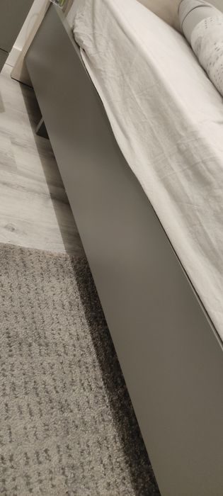 Cama + colchão + estrado + mesa de cabeceira