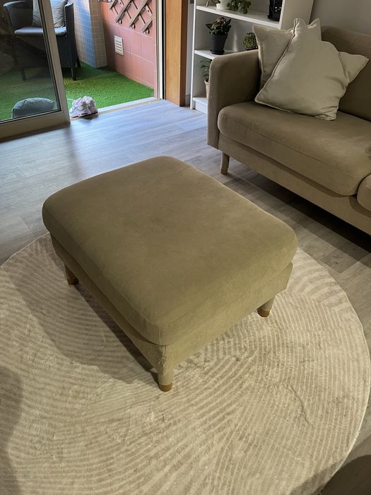Vendo sofá 2 lugares com pufe
