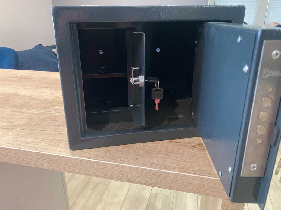 Сейф для зброї (пістолета), документів, цінностей та грошей!! 8 кг!!