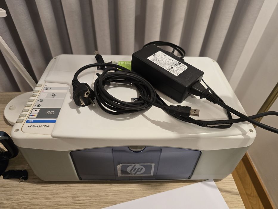 HP Deskjet F380 - Impressora Multifunções
