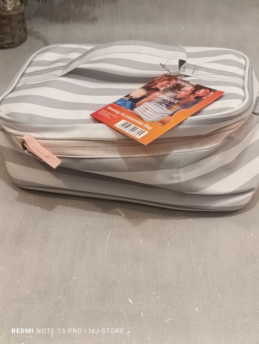 Organizer na przybory do szycia kosmetyczka