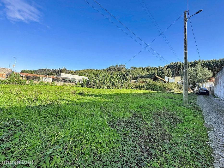 Casa em Ruínas para Recuperação com terreno | Coz, Alpedriz e Montes,