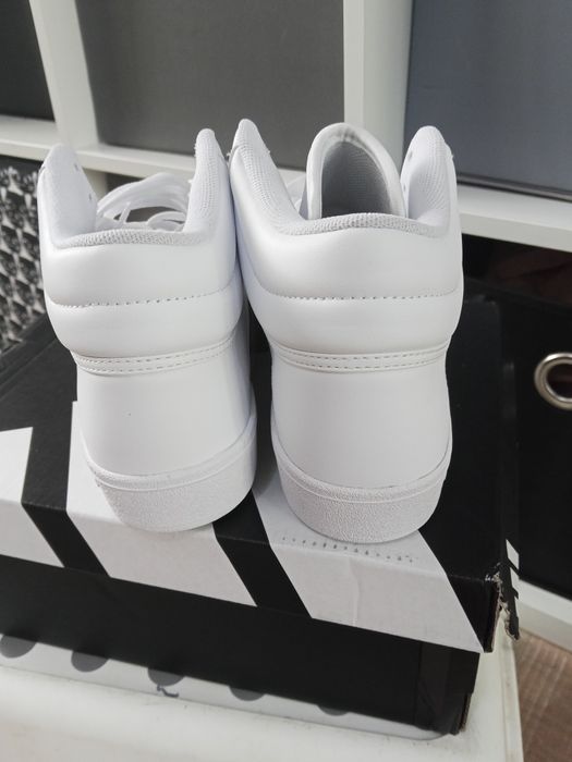 Білі кросівки, кеди adidas hoops 4.0 mid w