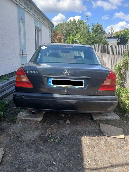 Mercedes-Benz C180