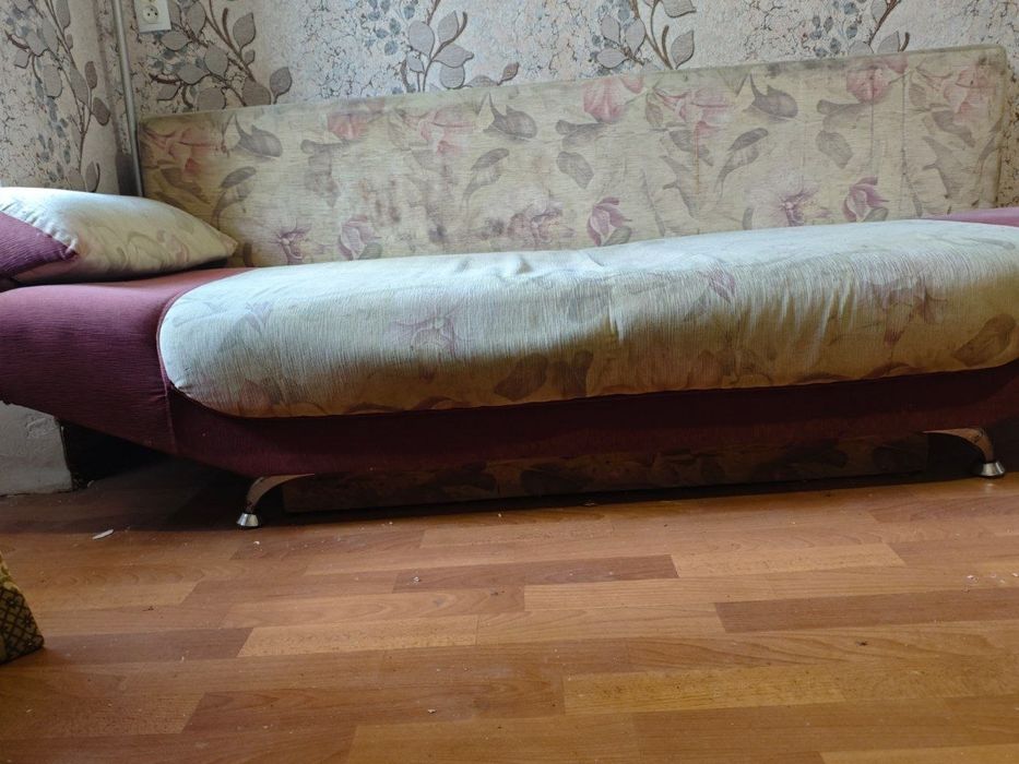 Продам стиральную машину автомат. Продам стол кухонный. Стул. Диван кровать