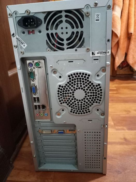 Продам компьютер в рабочем состоянии и монитор в подарок