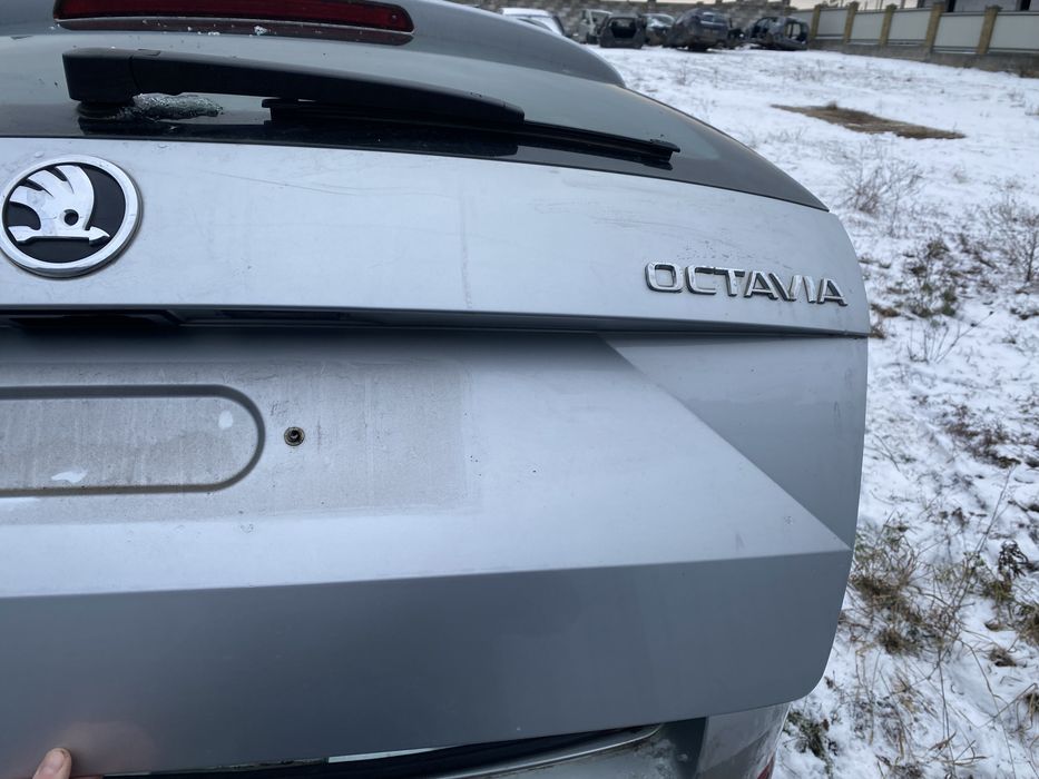 Ляда кришка багажника Skoda Oktavia A7 Шкода Октавія А7