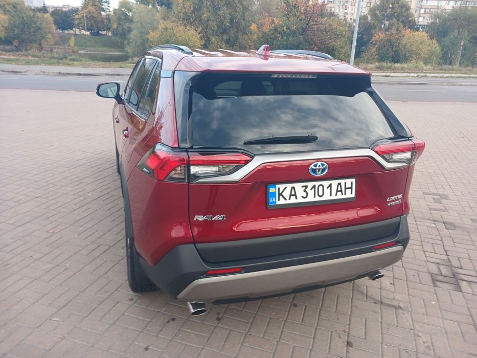 Продам  Toyota Rav 4 Limited  гибрид2024