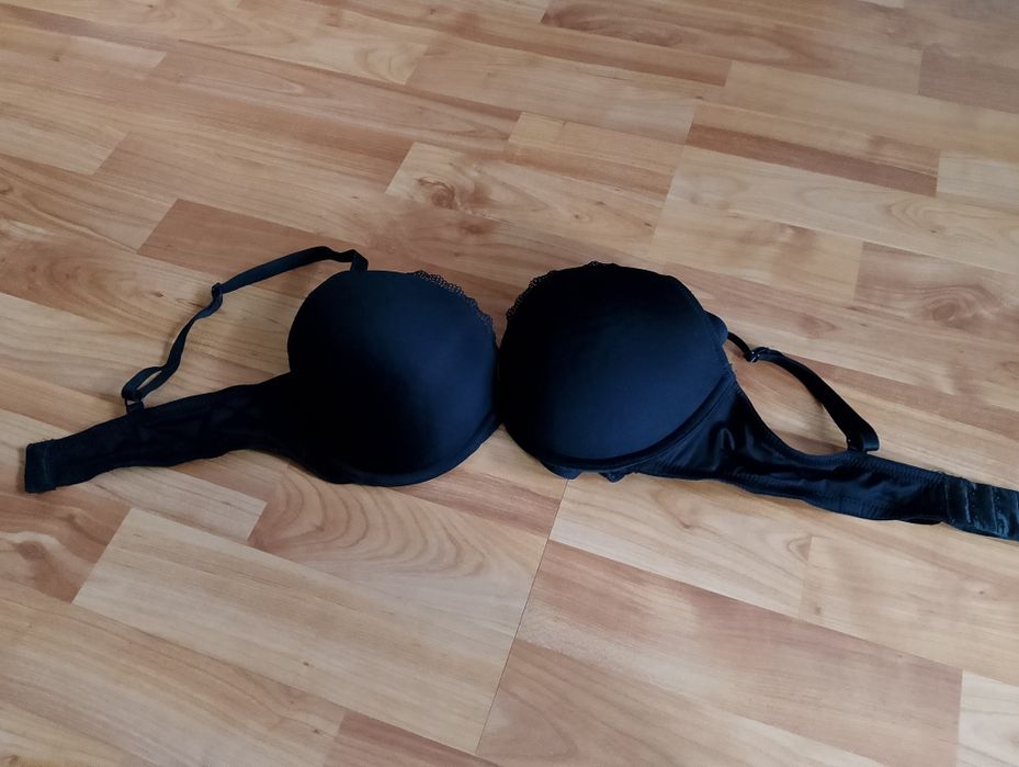 Gładki czarny biustonosz stanik H&M 80C