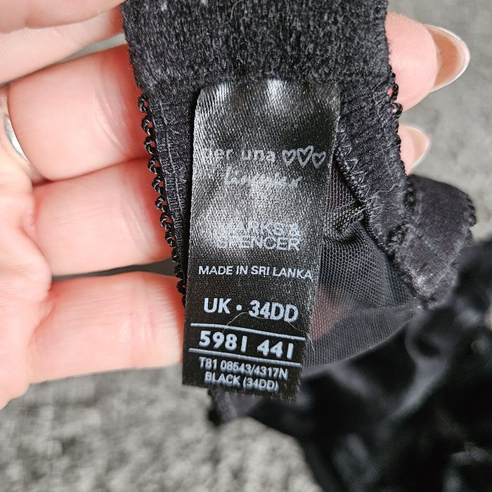 Stanik czarny na większe piersi 34dd