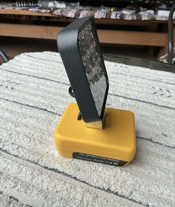 Робочий прожектор лампа автомновна яскрава на акум dewalt яскрава енер