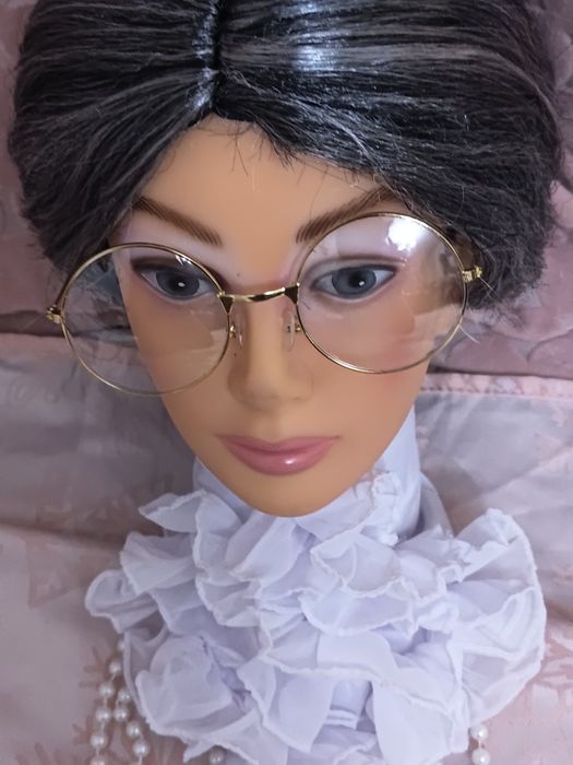 Strój przebranie akcesoria do stroju babci peruka okulary żabot korale