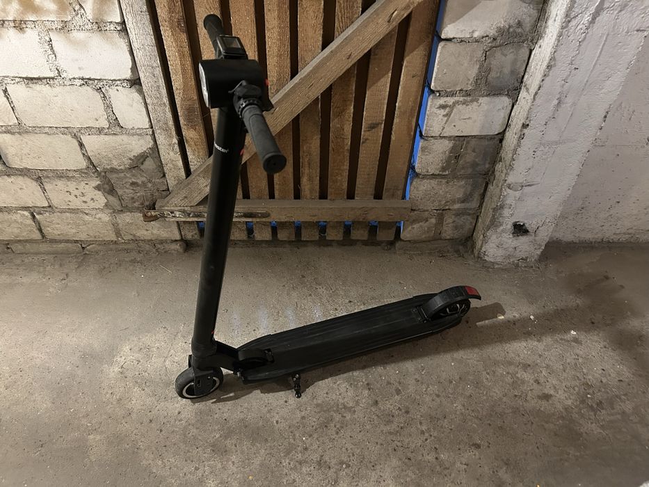 Hulajnoga elektyczna w dobrym stanie