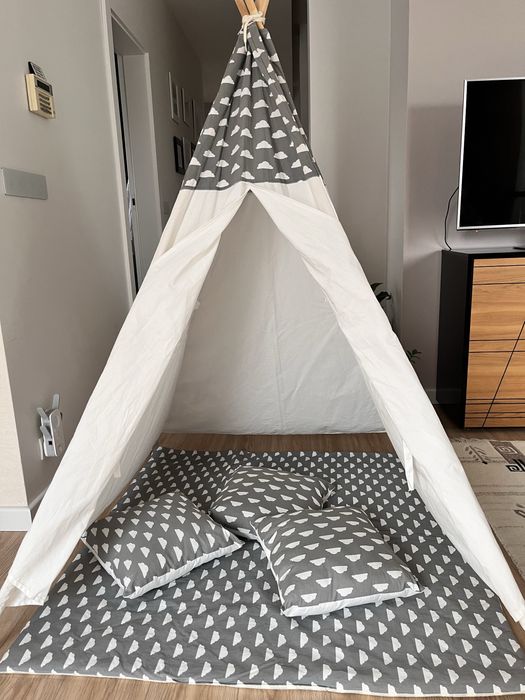 Tipi dla dzieci plus 3 poduszki