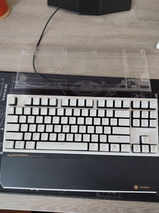 Продам мышку Delux M900 PRO red, клавиатуру Hexgears X3