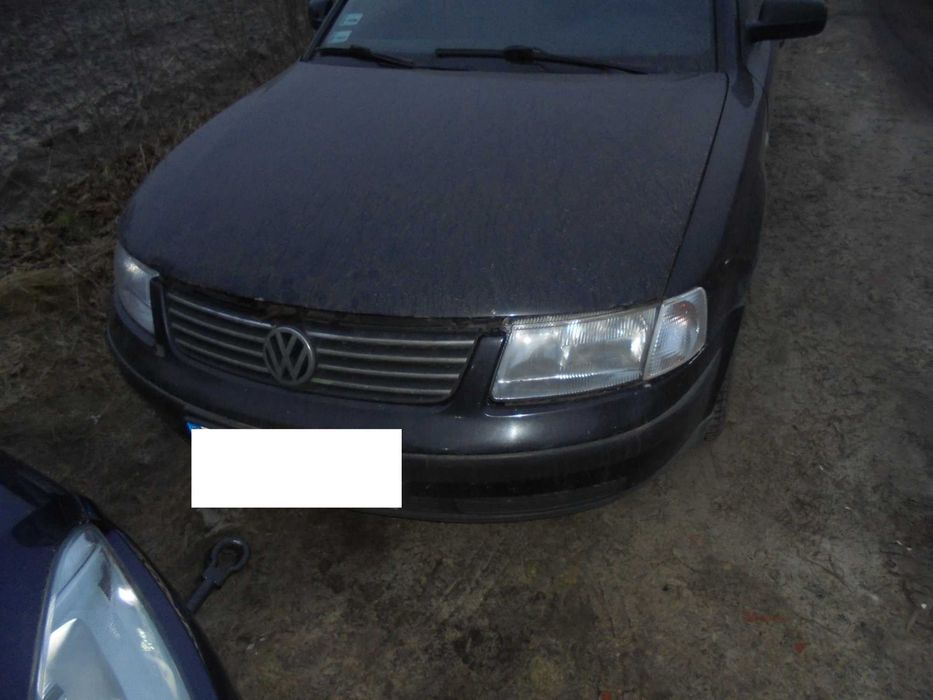 Volkswagen Passat B5 przed lift kombi kolor czarny 1.9 tdi na części