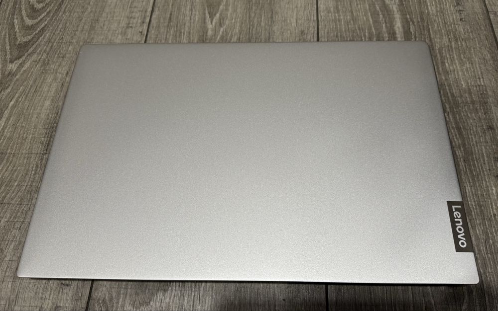 Ноутбук Lenovo, 8Gb, NVMe 128Gb, дуже хороша батарея. Підсвітка.