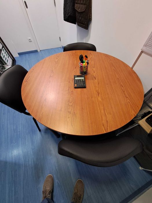 Mesa Escritório Completamente Nova