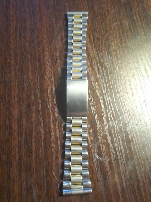 Металлический браслет для часов