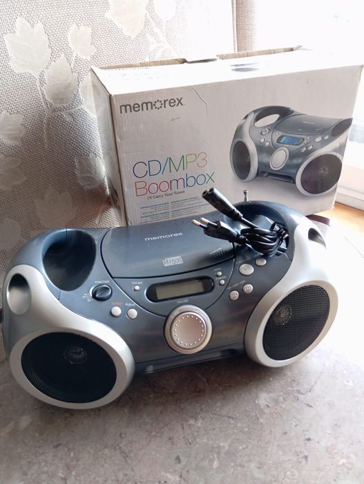 Rádio novo na caixa