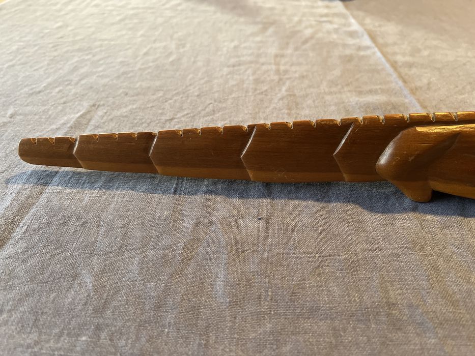 Crocodilo em madeira