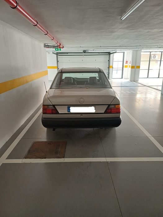 Mercedes Benz  250 D