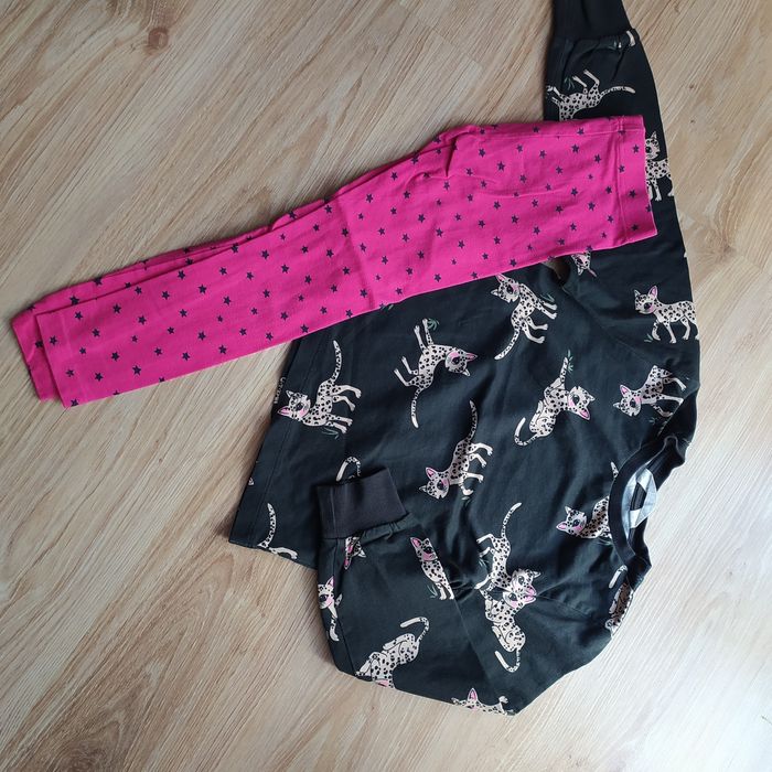 320-> zestaw bluza w pantery H&M legginsy w gwiazdki r.110/116