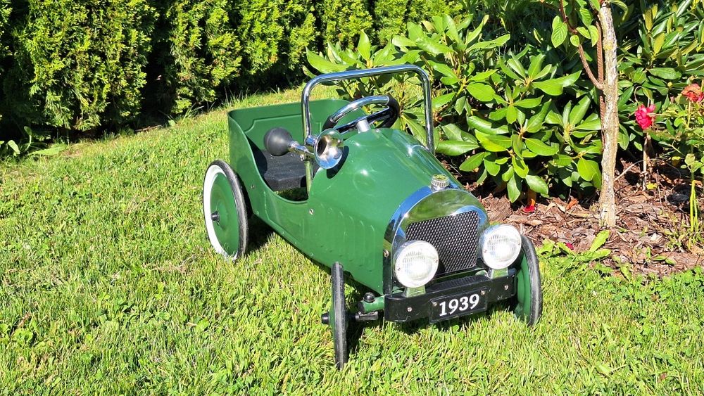 Sprzedam samochod retro na pedały