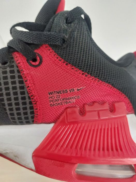 Buty do koszykówki Nike LeBron Witness 7 r. 41