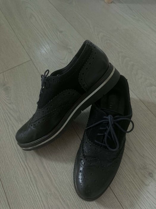 Buty typu oksfordzki mokasyny