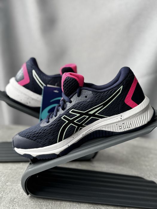 Asics кросівки для бігу