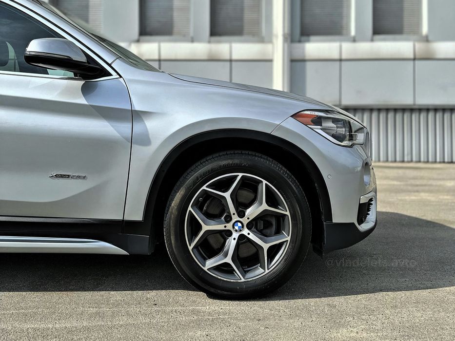 BMW X1 28i • 2016 • 2.0 бензин (B46) • Панорама • Полный привод xDrive
