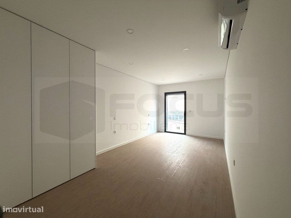 Novidade no mercado !!! Apartamento T2 com 2 SUITES Aveiro / Esgueira