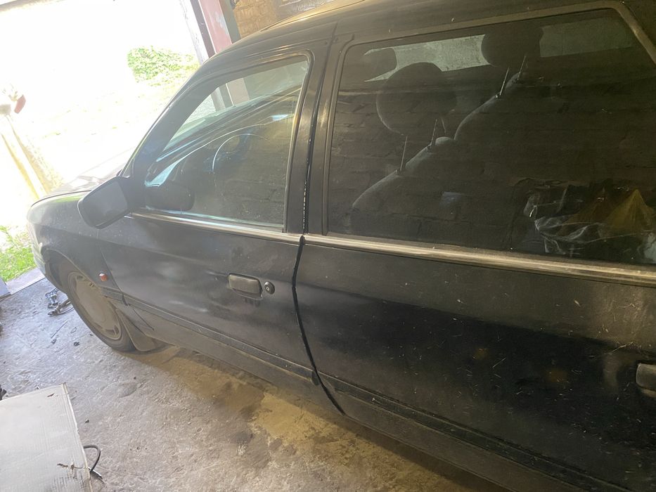 Розбираю Ford Scorpio 1992