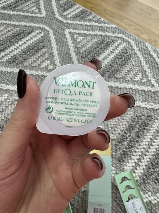 Valmont detox pack киснева маска для обличчя