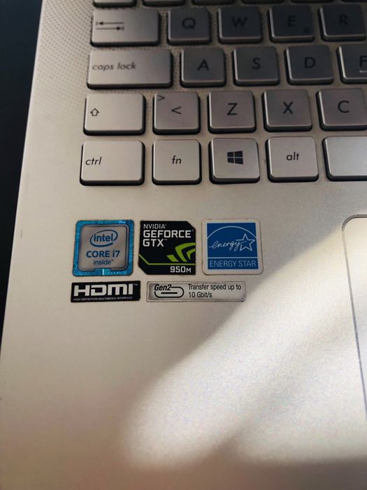 Portátil ASUS 15,6” 4K