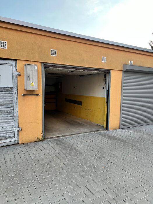 Garaż przy Ulicy Kopernika - Widok 2