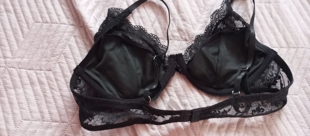 Damski czarny biustonosz