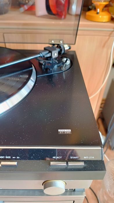 Gramofon FISHER studio-standart MT-274