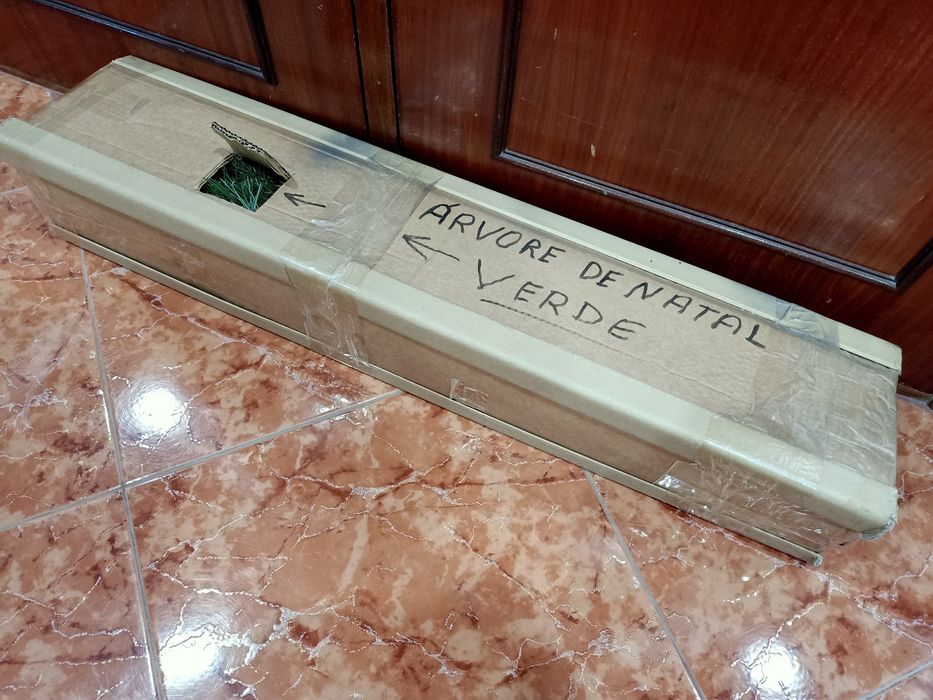 Árvore de Natal enfeites casa quarto apartamento vivenda escritório.