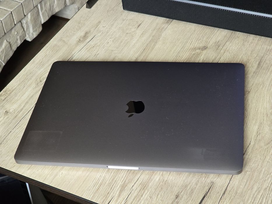MacBook pro 15 2019 32gb 512gb Pro 560x