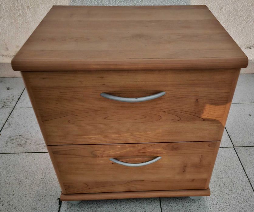 Vendo mesas de cabeceira